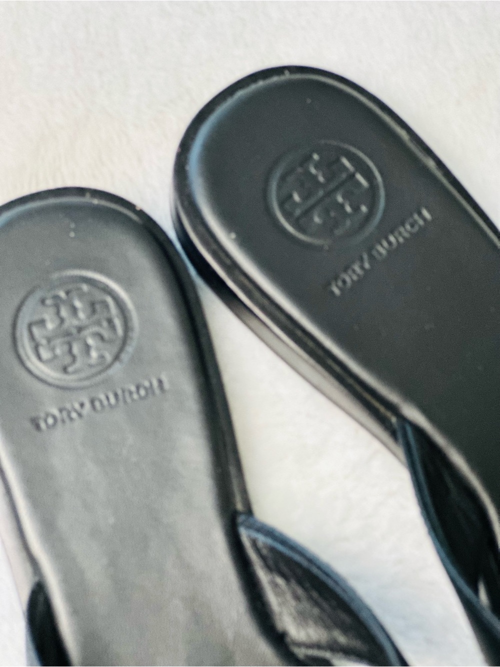 Tory Burch Benton Thong Sandals Calf Leather Size 6 - Picture 3 of 7